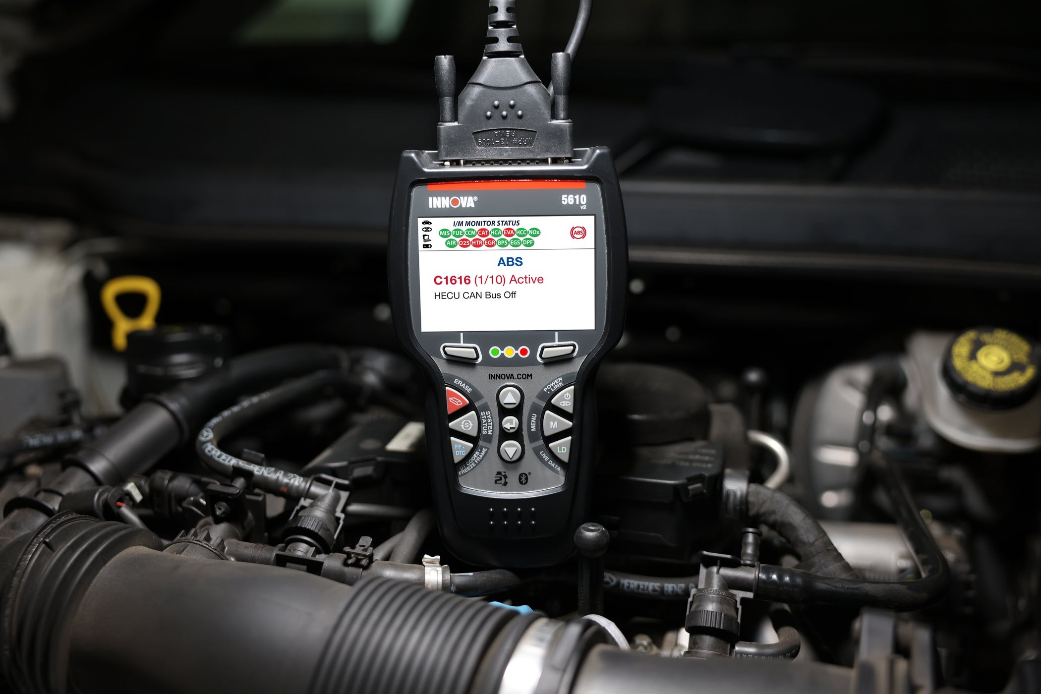Innova 5610 CarScan Pro showing error codes