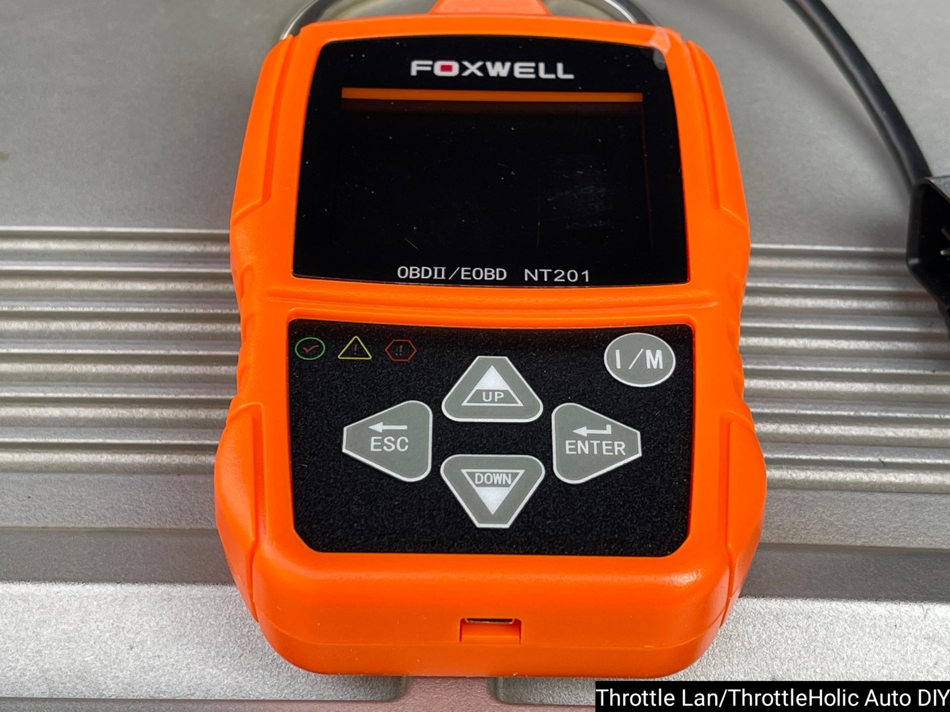 Foxwell NT201 Review: What's in the Box