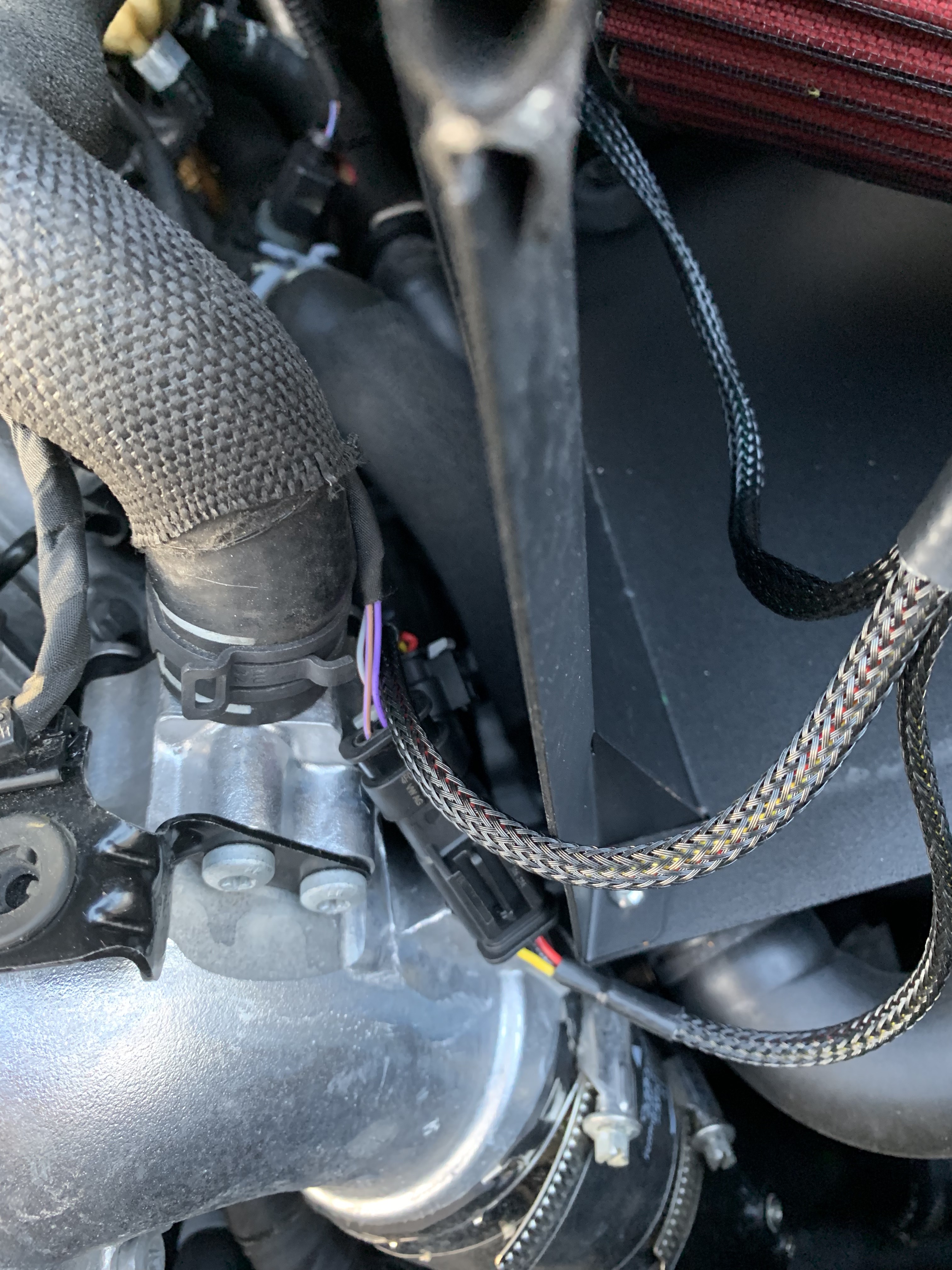 Connecting the JB4 module to the car's sensors for performance enhancement