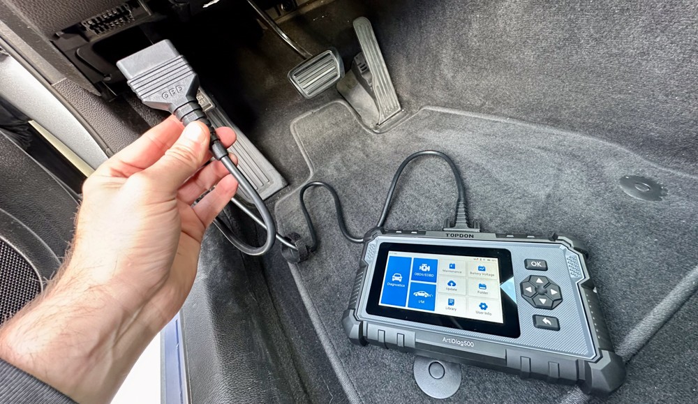 Topdon ArtiDiag500 OBD2 Scanner Connection